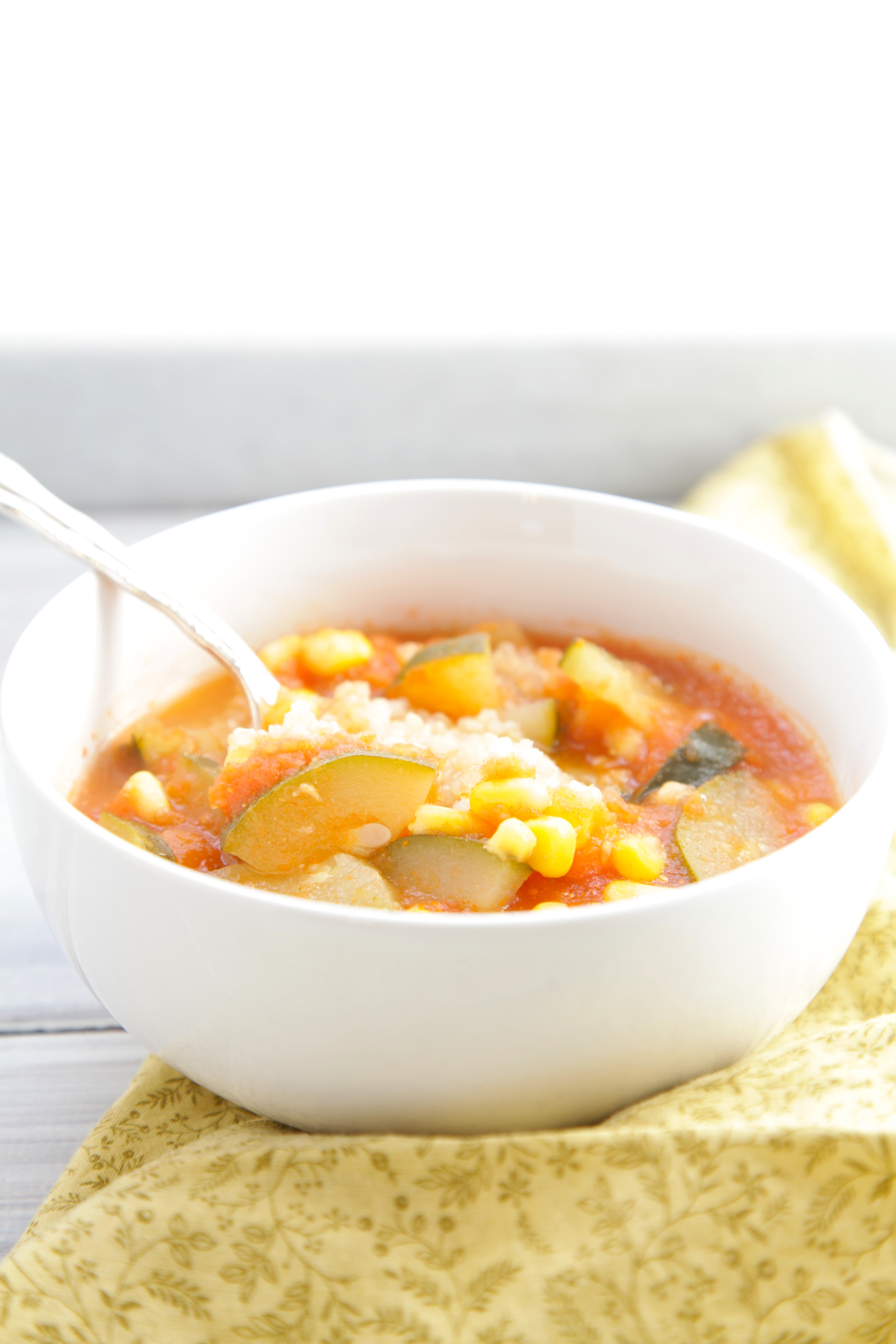 Sopa de calabaza con tomate, elote y quinoa - Yummy bite